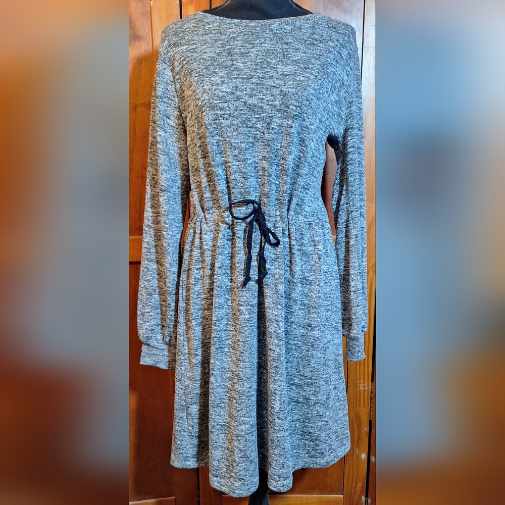 MILAN KISS Gray Long-Sleeve Dress